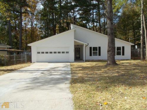 5903 Dan Dr, Ellenwood, GA 30294-4067