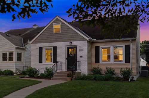 2106 Highland Pkwy, Saint Paul MN  55116-1311 exterior