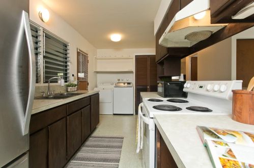 3317 Huelani Dr, Honolulu HI  96822-1276 exterior