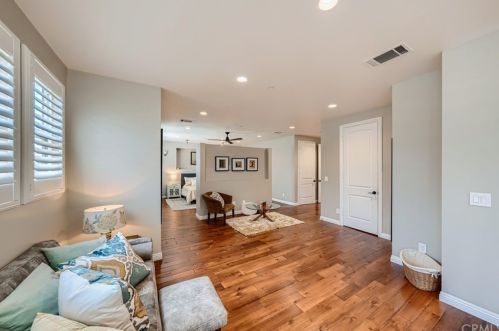 1814 Main St, Huntington Beach CA  92648-2725 exterior