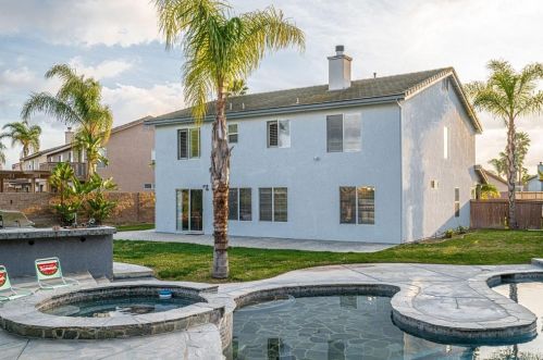 2121 Chateau Ct, Chula Vista CA  91913-3161 exterior