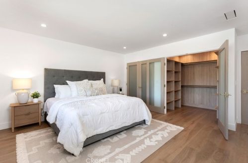 5243 Fulton Ave, Van Nuys CA  91401-5906 exterior