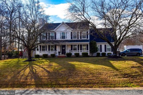 14969 Woodsman Ln, Woodbridge, VA 22193-1843