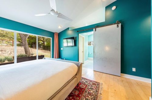 7100 Dunkirk Dr, Austin TX  78736-1805 exterior