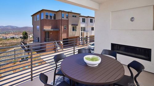 15561 Manley St, San Diego, CA 92127-0025