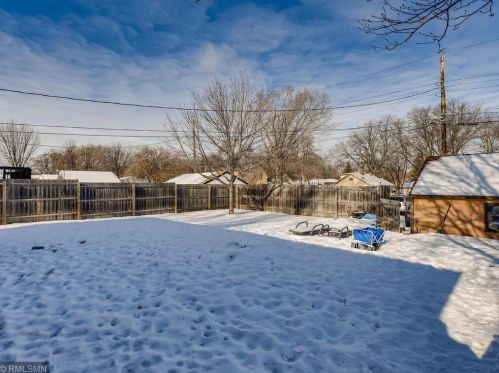 1005 Geranium Ave, Saint Paul MN  55106-2708 exterior