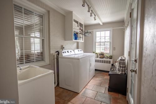 221 Clearview Rd, Hanover PA 17331-1311 exterior