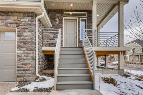 26198 Maple Dr, Aurora CO 80018 exterior