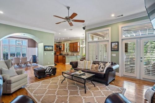 2507 Brookline Cir, Atlanta GA  30319-3690 exterior