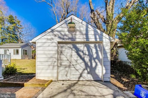 903 Robin Rd, Silver Spring MD  20901-1872 exterior