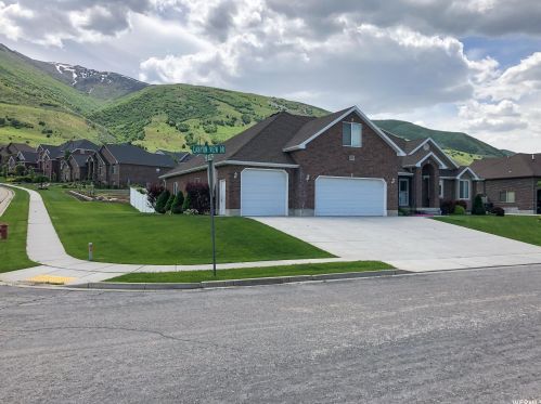 1565 Canyon View Dr, Perry, UT 84302-6713