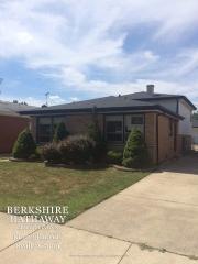 7538 Trumbull Ave, Chicago, IL 60652-1422