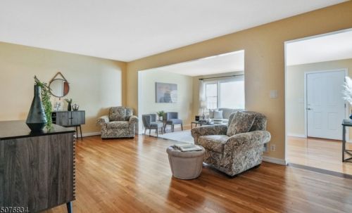 23 Carlton Dr, Montclair, NJ 07043-2603
