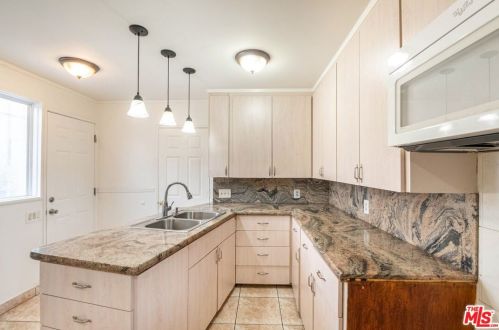 734 Adams St, Glendale CA 91206-2502 exterior