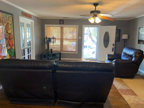 2023 Plymouth Dr, Irving TX 75061-2019 exterior