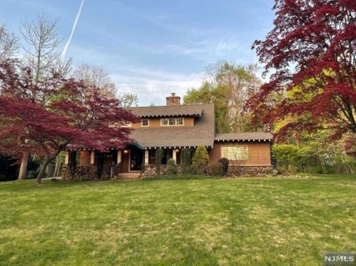 103 Oweno Rd, Mahwah, NJ 07430-1940