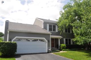 4 Pembroke Cir, Streamwood, IL 60107-6626