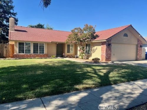 2817 Driftwood Dr, Madera, CA 93637-2642