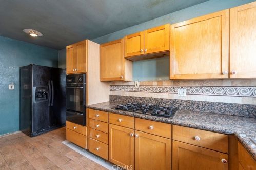 2130 Spinnaker St, Anaheim CA  92802-4930 exterior