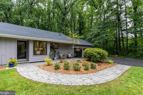 24 Autumn Hill Rd, Princeton, NJ 08540-2910