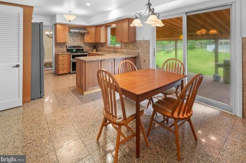 1 Teak Ln, Princeton NJ 08540-4724 exterior