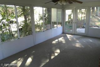 5 Virginia Dr, Gaithersburg MD  20877-1509 exterior