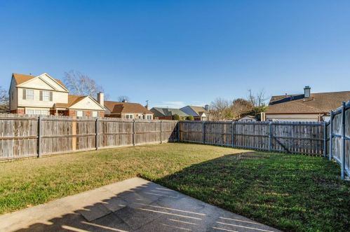 301 Chapman St, Cedar Hill TX 75104-4941 exterior