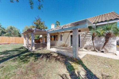 1204 Avenida Floribunda, San Jacinto CA  92583-5208 exterior