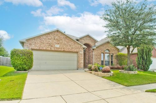 5316 Grayson Ridge Dr, Fort Worth TX  76179-7109 exterior