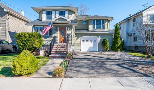 25 Charles St, Metuchen, NJ 08840-2701
