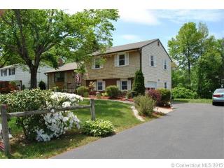 171 Fairlane Dr, Hartford, CT 06109-4123