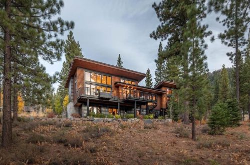 9513 Cloudcroft Ct, Truckee CA  96161-4314 exterior