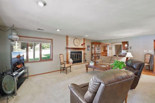 795 Heinel Dr, Saint Paul MN  55113-2152 exterior