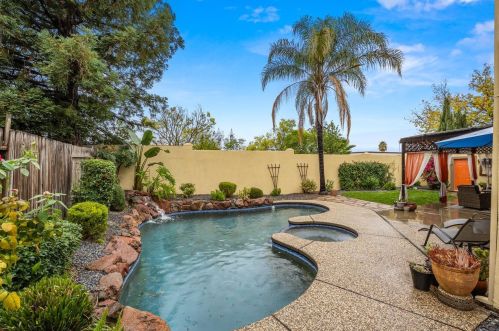 105 Duxbury Way, Folsom, CA 95630-6882
