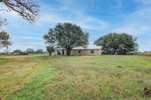 5304 Hearne Rd, Bryan, TX 77808-6100