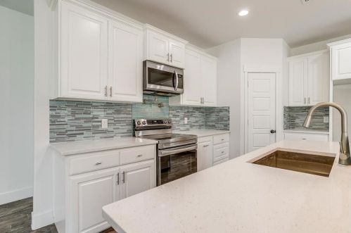 209 Lochness Ln, Fort Worth TX  76126-3212 exterior