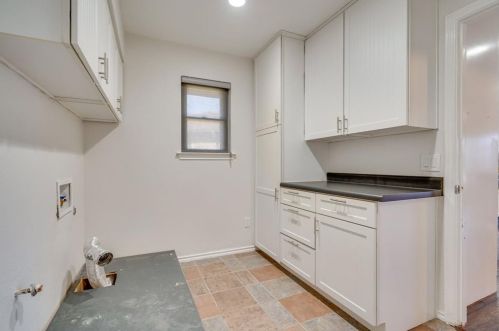 3817 Westminster Dr, Carrollton TX 75007-2465 exterior