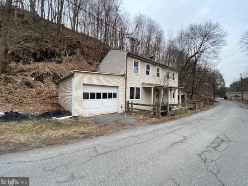 948 Centre St, Primrose, PA 17901-8470