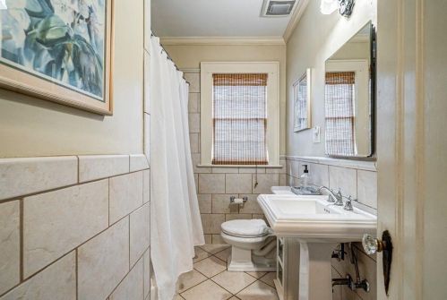 689 Cumberland Cir, Atlanta GA  30306-3256 exterior