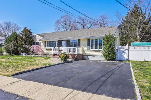19 Garden Ter, Hazlet, NJ 07730-1011