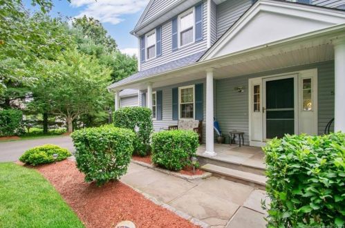 52 Secret Hollow Rd, Upper Stepney, CT 06468-5201
