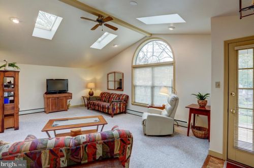 1321 Cheves Pl, Lancaster PA  17603-4943 exterior