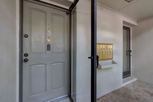 85 La Rue Pl, Atlanta, GA 30327-4074