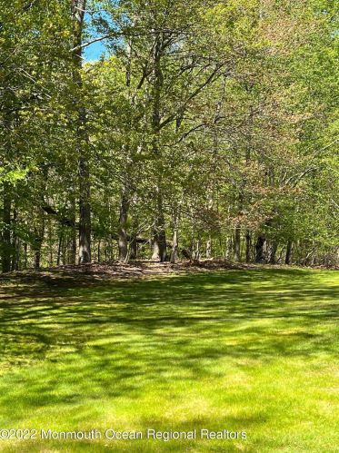 20 Hanover Ct, Tinton Falls NJ 07701-5421 exterior