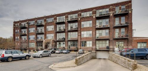 1901 Hennepin Ave, Minneapolis MN  55403-3161 exterior