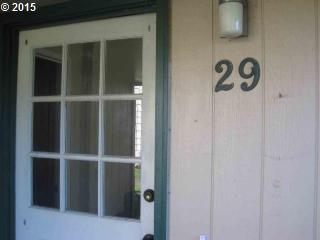 2727 Gateway St, Springfield OR  97477-1125 exterior