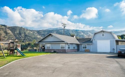 33614 Globe Dr, Springville, CA 93265-9721
