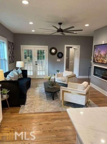 1698 Evans Dr, Atlanta GA  30310-4502 exterior