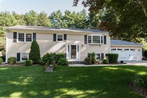 96 Wisteria Dr, Coventry, RI 02816-6666