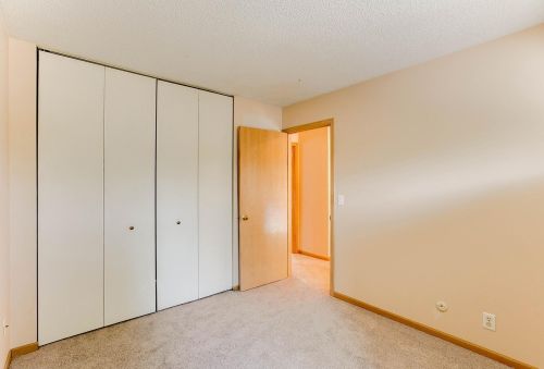 1726 Flamingo Dr, Saint Paul MN  55122-1143 exterior